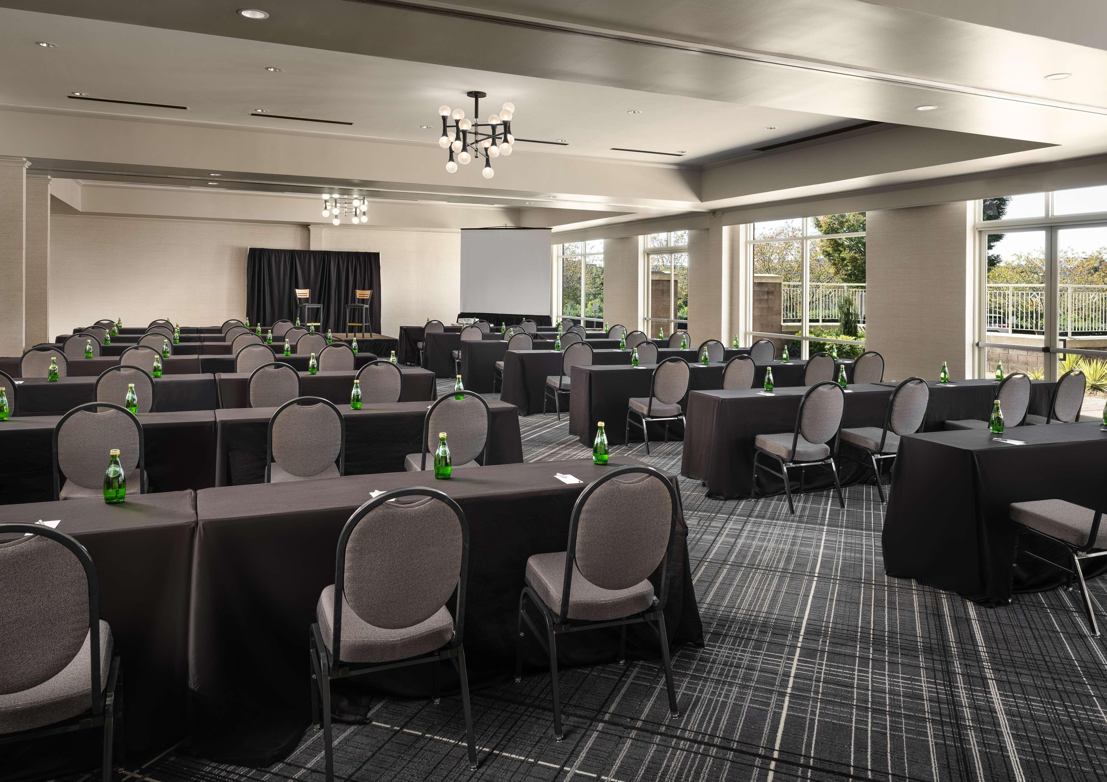 Hilton Charlotte Airport Hotel Екстер'єр фото
