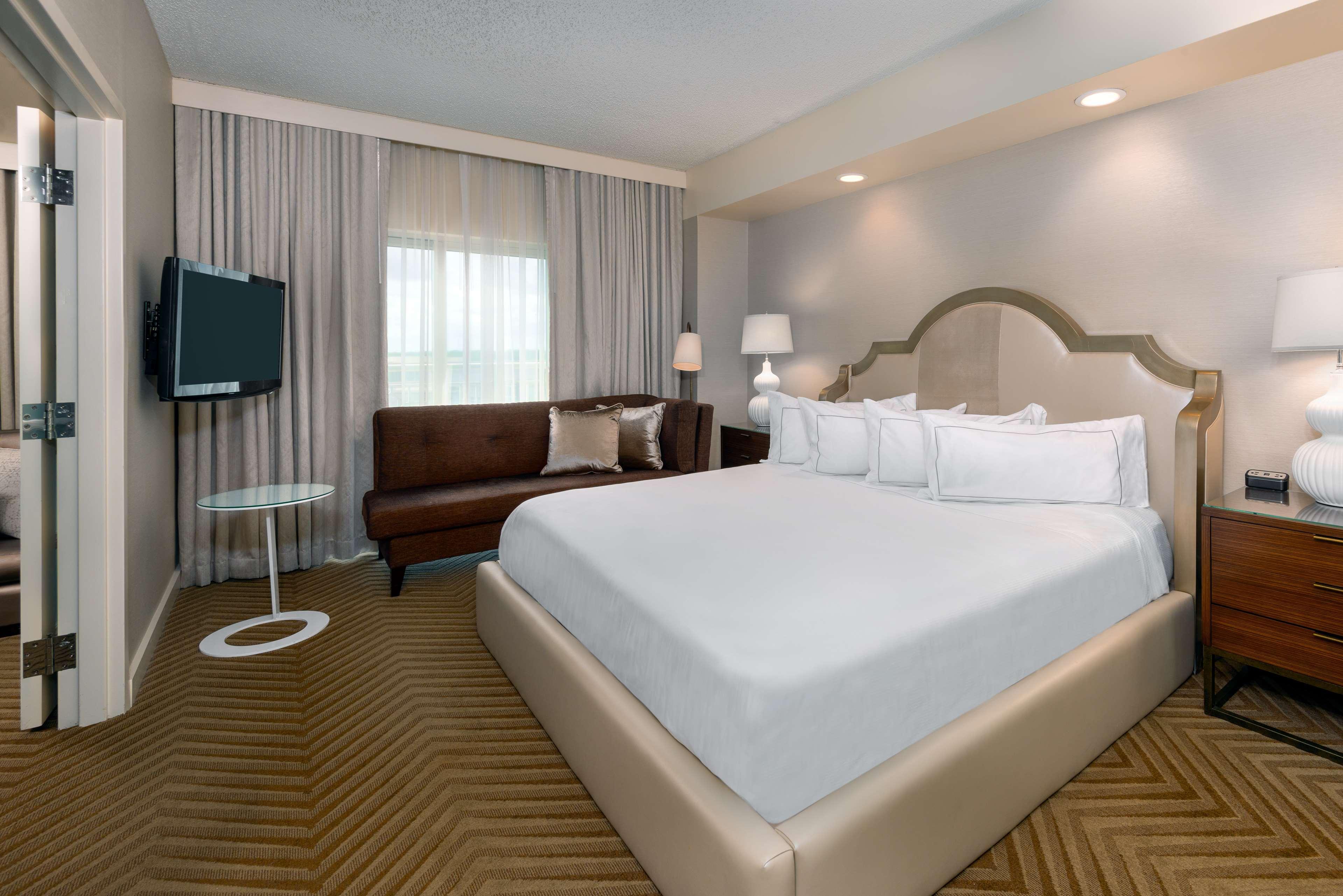 Hilton Charlotte Airport Hotel Екстер'єр фото