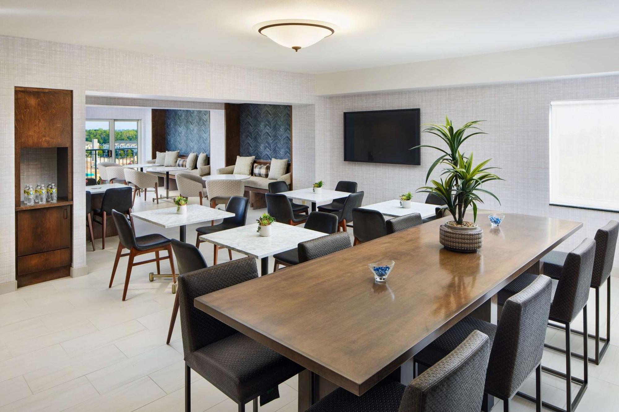 Hilton Charlotte Airport Hotel Екстер'єр фото