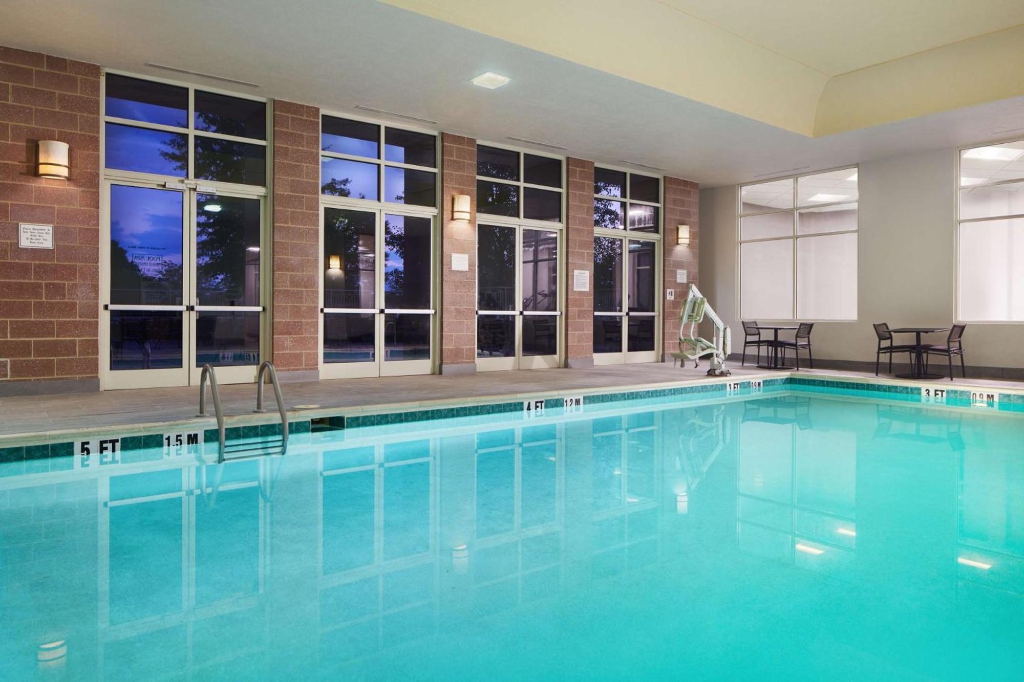 Hilton Charlotte Airport Hotel Екстер'єр фото