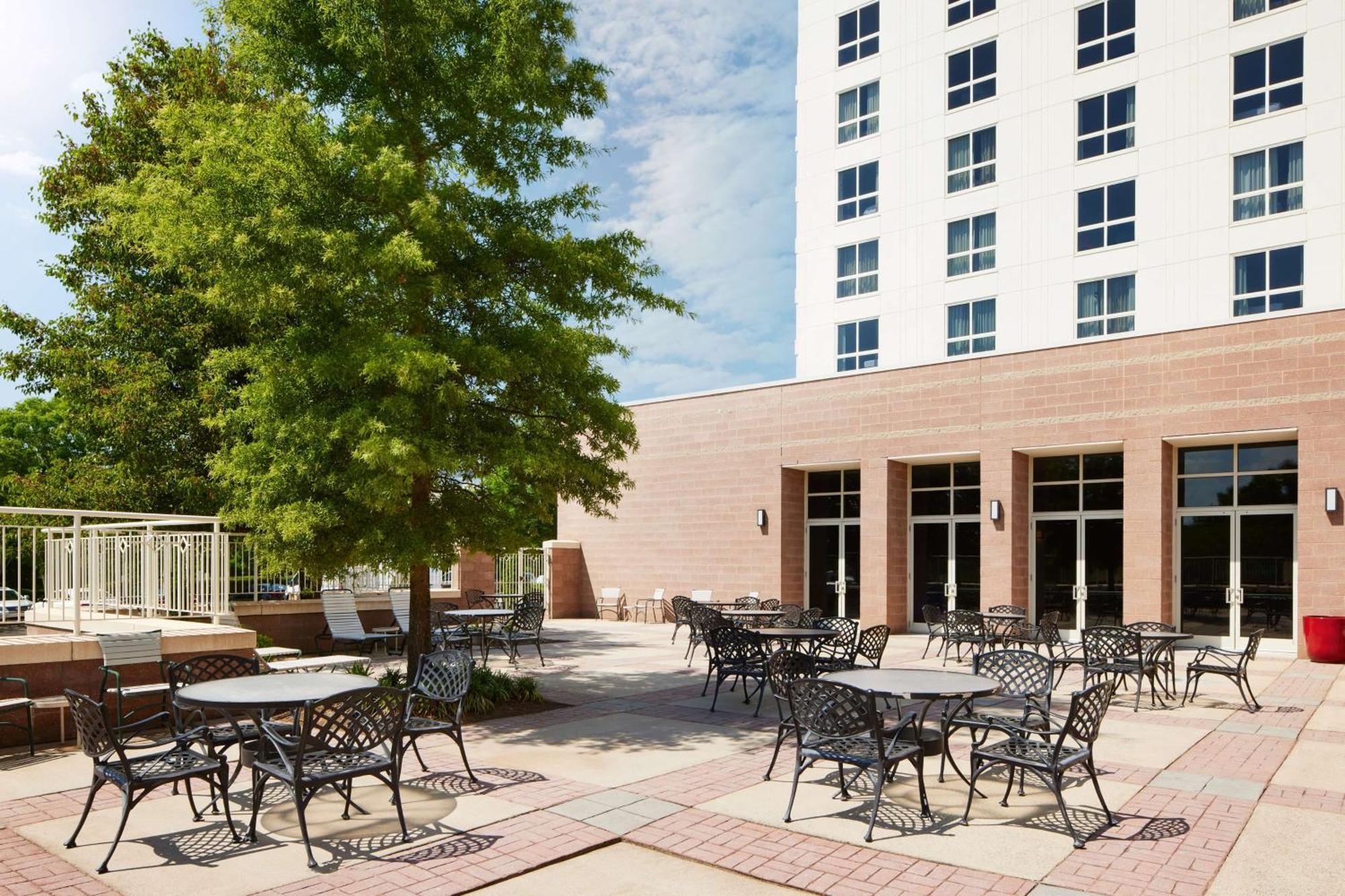 Hilton Charlotte Airport Hotel Екстер'єр фото